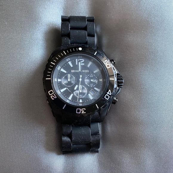 Michael Kors Watch - Picture 2 of 8